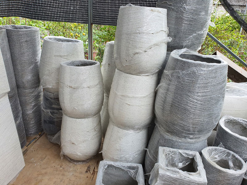 Sản xuất chậu bằng thủ công tay, chậu chịu lực tốt và bền theo thời gian